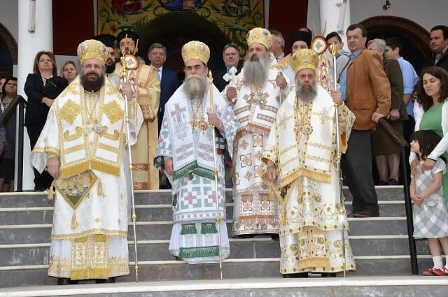 Λιτανεία Ιερών Λειψάνων και της Ιεράς Εικόνας των Οσίων Μετεωριτών Πατέρων στη Καλαμπάκα