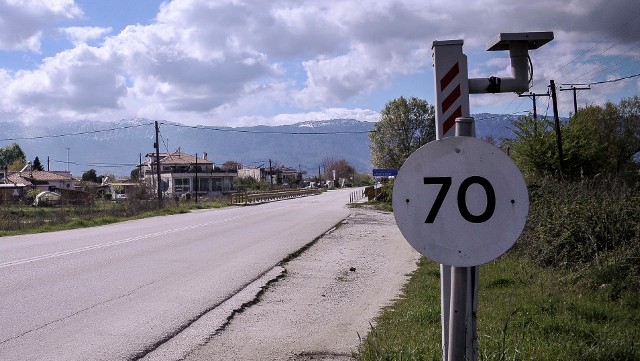 Ξήλωσαν τα ραντάρ της Τροχαίας στα Τρίκαλα