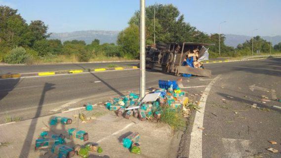 Σφοδρή σύγκρουση αυτοκινήτων στο Μύλο Τσαγκάδα στα Τρίκαλα