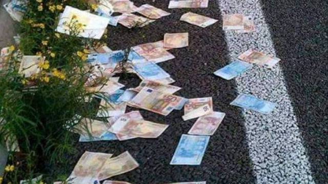 Δεκάδες χαρτονομίσματα σκορπίστηκαν στην Εθνική Οδό στο Αγρίνιο