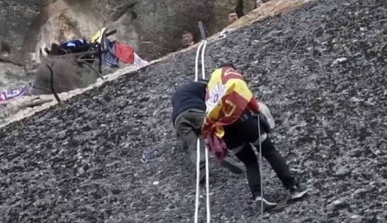 Τηρώντας το έθιμο για την γιορτή του Αγίου Γεωργίου στο Καστράκι Καλαμπάκας.