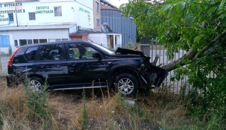 Εκτροπή οχήματος με δυο τραυματίες έξω απ’ την Καλαμπάκα