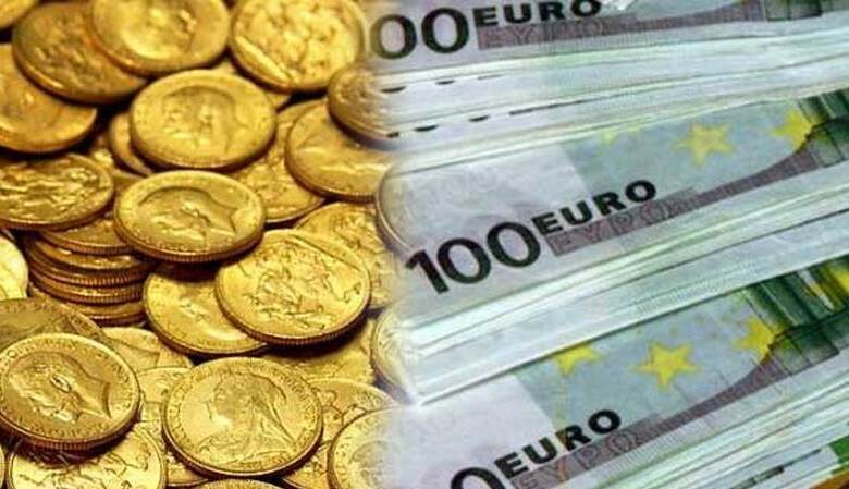 Η "ρακοσυλλέκτρια" στα Τρίκαλα είχε... και λίρες!!!