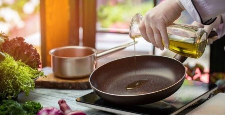 4 λάθη που καταστρέφουν το αντικολλητικό σου τηγάνι
