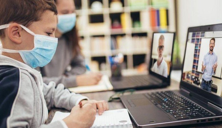 Δημοτικά σχολεία: Κλειστά από αύριο - Τηλεκπαίδευση από την Τετάρτη