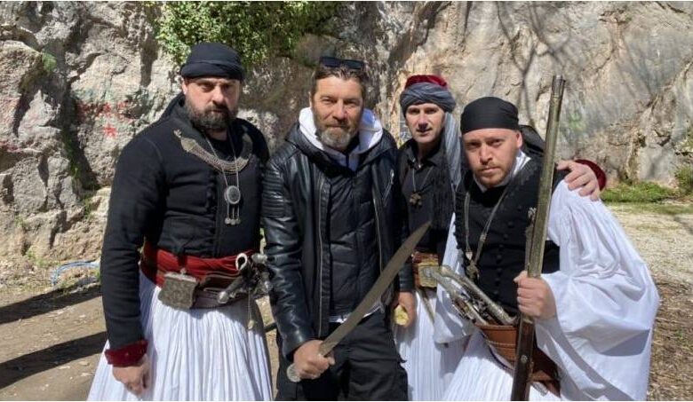 «200 χρόνια Δημοτικό τραγούδι» Ντοκιμαντέρ με τους «Φουστανελοφόρους Ράξας»