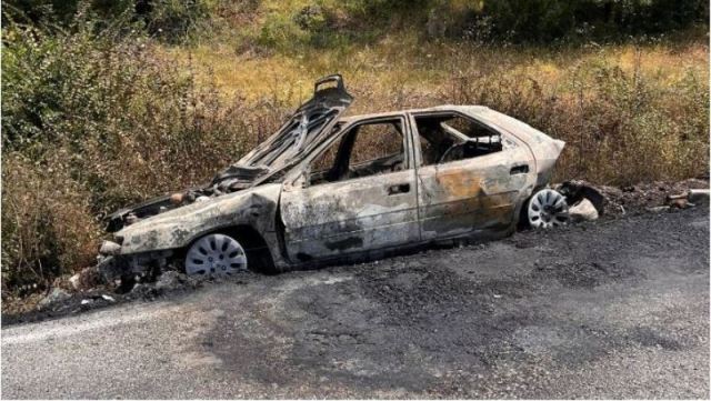 Στις φλόγες τυλίχθηκε αυτοκίνητο στην Τρικάλων-Ιωαννίνων