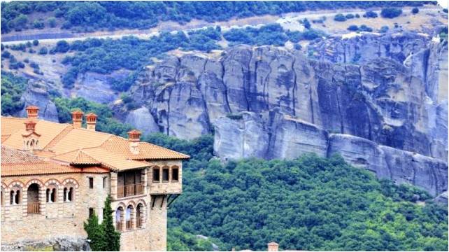 Η Le Monde στα Μετέωρα - Η Θεσσαλία ταξιδεύει παντού στον κόσμο