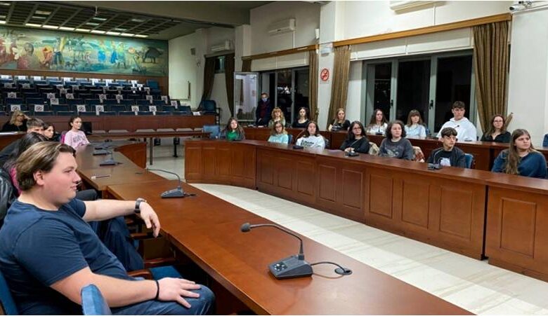«Φωνή» για την τρικαλινή νεολαία το Δημοτικό Συμβούλιο Νέων Δ. Τρικκαίων