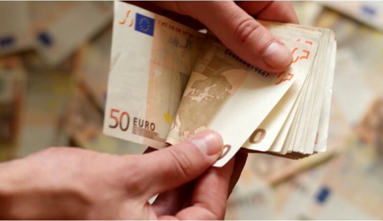 Στα 780 ευρώ ο κατώτατος μισθός από την 1η Απριλίου