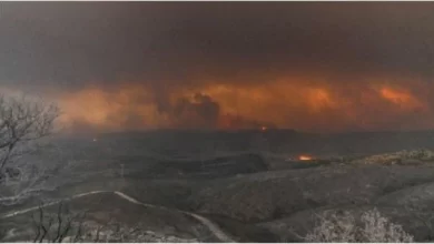 Ολονύχτια μάχη με τις φλόγες σε πολλαπλά πύρινα μέτωπα σε όλη τη χώρα