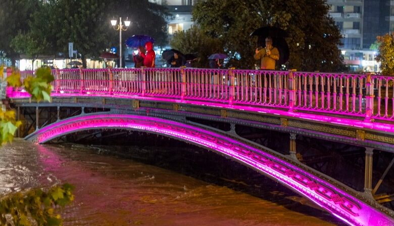 Έκκληση του Αστυνομικού Διευθυντή Τρικάλων: “Μην στέκεστε και φωτογραφίζετε πάνω σε γέφυρες”
