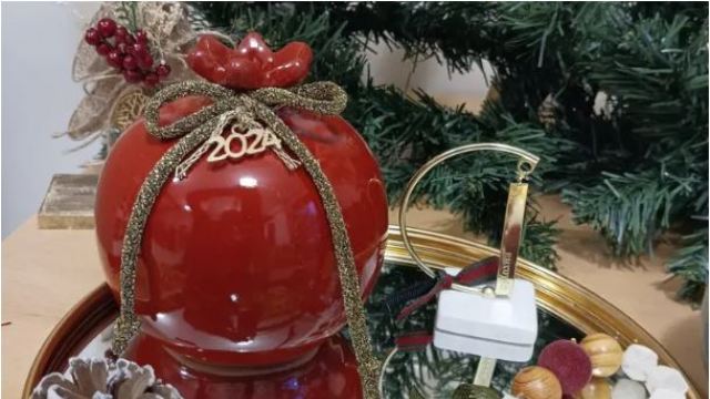 Γιορτές με τα πιο εμπνευσμένα γούρια από τη ΦΛΟΓΑ