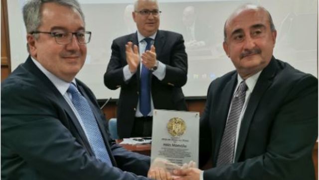 Τα Τρίκαλα τίμησαν τον Καθηγητή Ηλία Μόσιαλο, με το Χρυσό Μετάλλιο