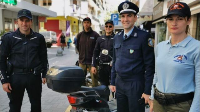 Τρίκαλα: Ενημέρωση και έλεγχος σε δικυκλιστές από Τροχαία Τρικάλων - Δημοτική Αστυνομία