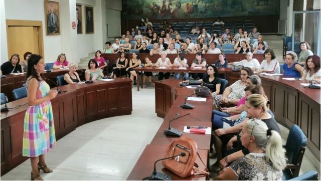 Αναλαμβάνουν εργασία οι 74 καθαρίστριες σχολείων στον Δ. Τρικκαίων